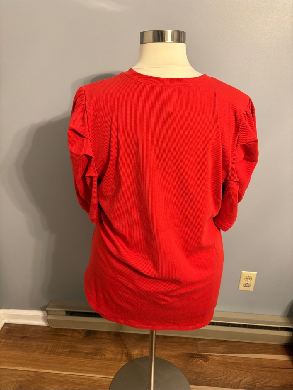 torrid Red Short Puffed sleeve ribbed shirt sleeve blouse. Size 4 - Picture 6 of 8